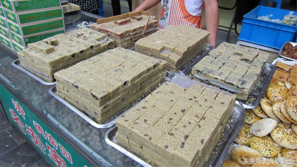 又到了一年一度的小龙虾盛宴了大家如何在家吃到小龙虾？西安这条街美食秒杀回民街统统吃一遍才过瘾？