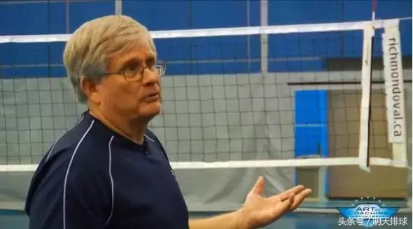 打排球如何发好球,打排球如何发球