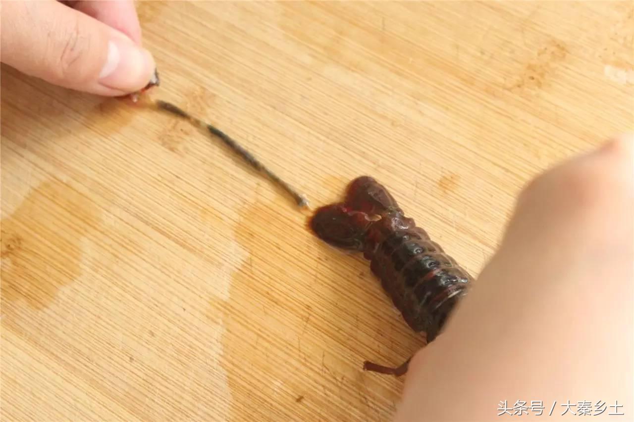 又到了一年一度的小龙虾盛宴了大家如何在家吃到小龙虾？西安这条街美食秒杀回民街统统吃一遍才过瘾？