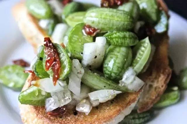 世界上最小的西瓜是什么西瓜,世界上最小的西瓜里面是蓝色的