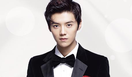 鹿晗整容前后照片曝光出道前脸巨肥