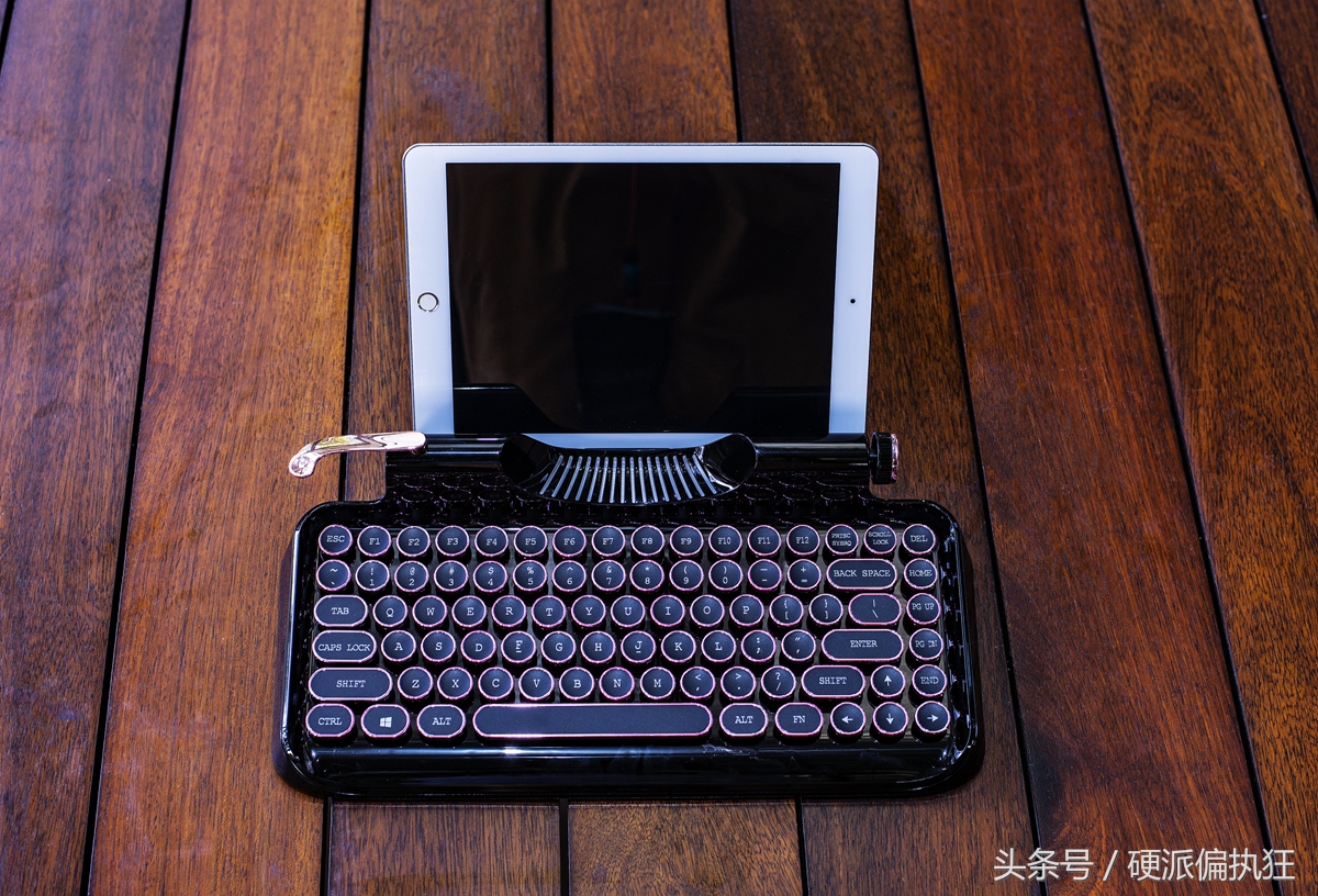 樱桃有一款铁的机械键盘,樱桃新款机械键盘