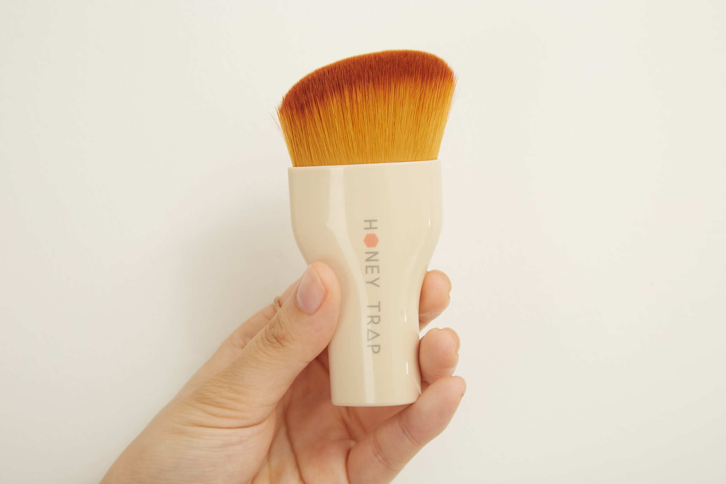 平价*党**剁手记百元内超值粉底刷——赫妮特多角粉底刷