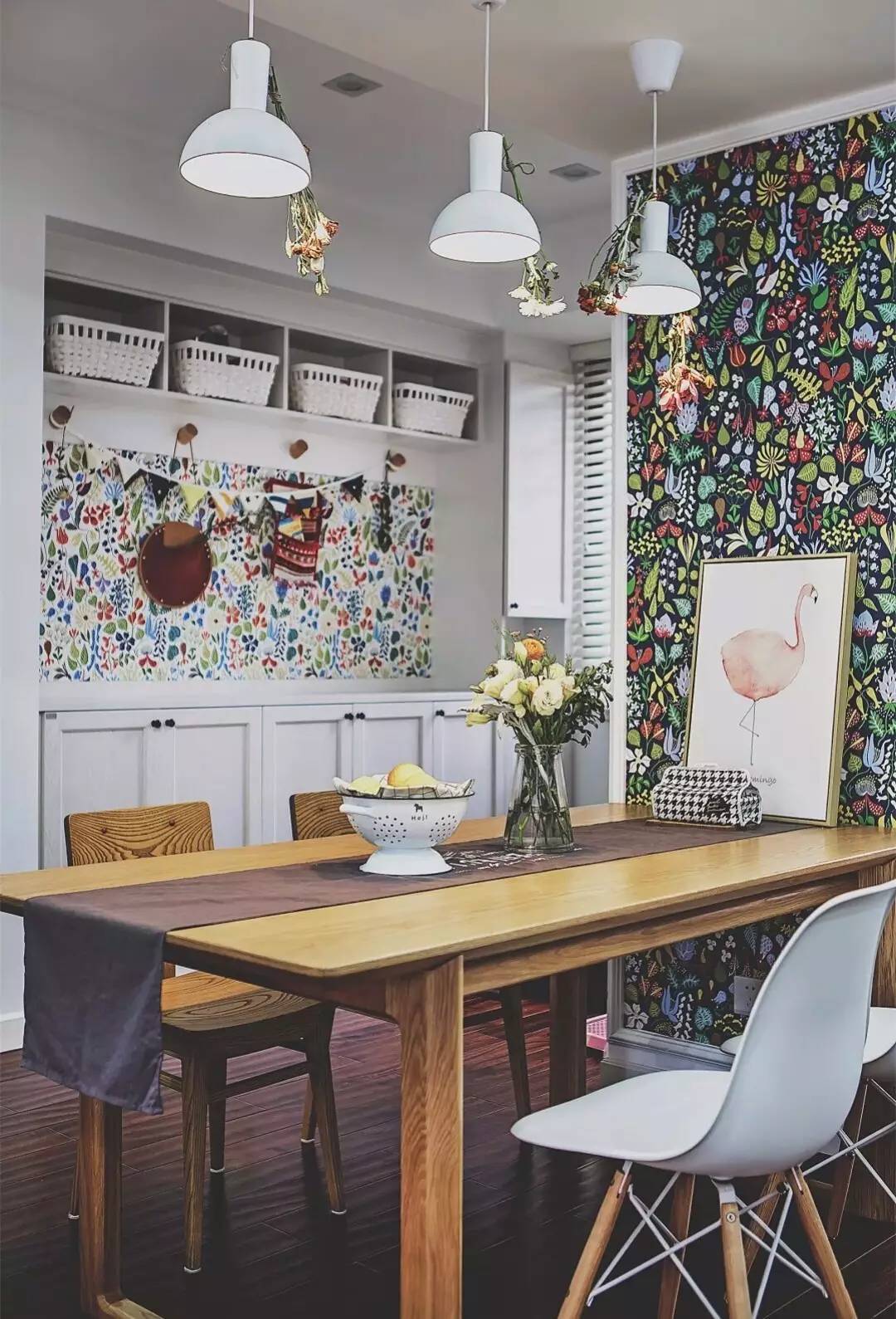 餐桌上盖一条布实用吗,为什么餐桌上要铺一块布