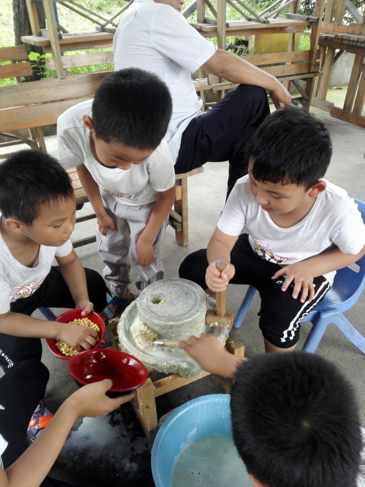 幼儿园毕业班夏令营活动,幼儿园大班毕业夏令营走进小学