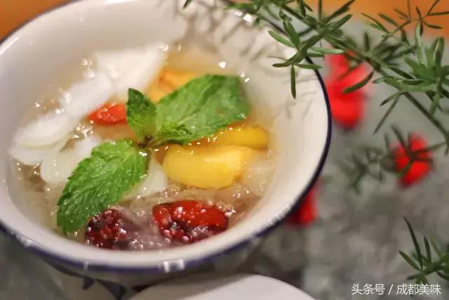 硬是歪得起飞！这家店包含四季，还扬言要吞吐万物！