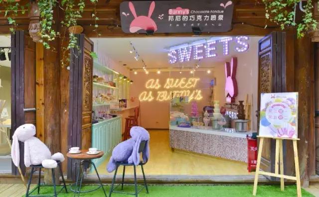 丽江这些有故事的小店,和那些江湖中的人!