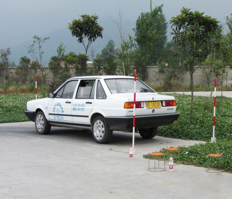 考试倒桩的最佳方法,学车倒桩技巧图解
