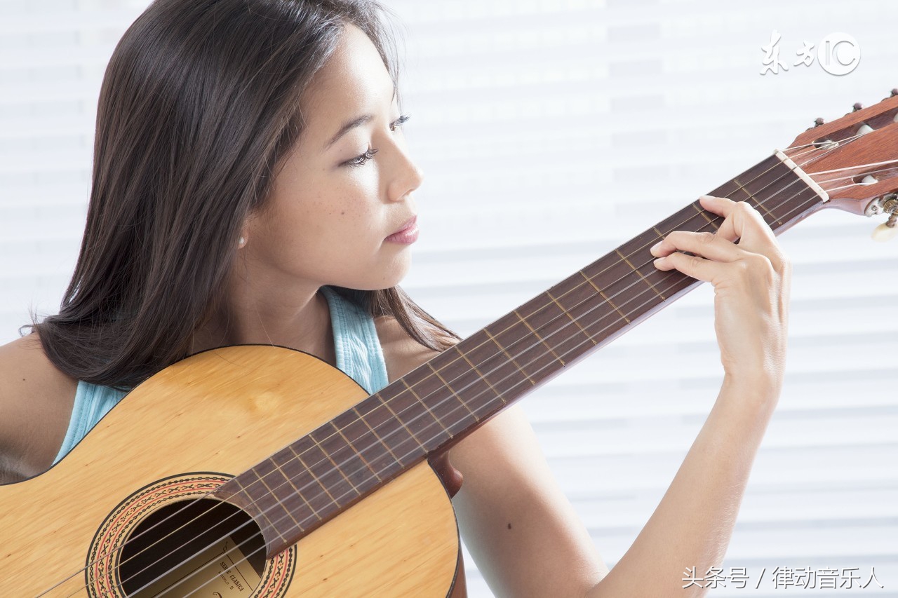 吉他音色不对怎么调回来,吉他色差修补