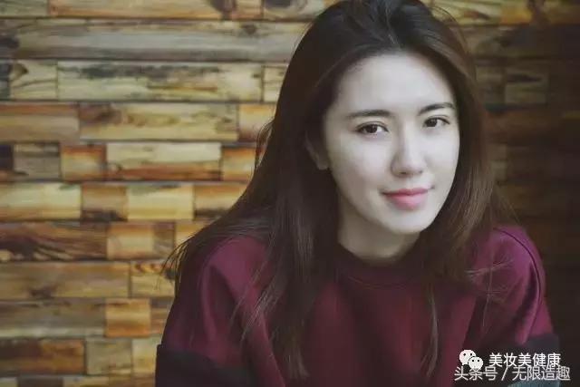 阿玛尼气垫和粉底液哪个好用,阿玛尼和迪奥粉底液哪个好用