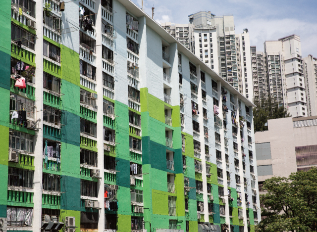 香港丨我们拍了24张香港，从中看到了困顿、欲望和爱