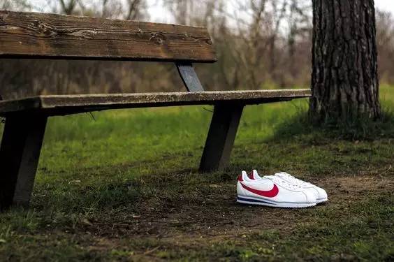 nike跑鞋经典老款,nike哪款跑鞋最值得买