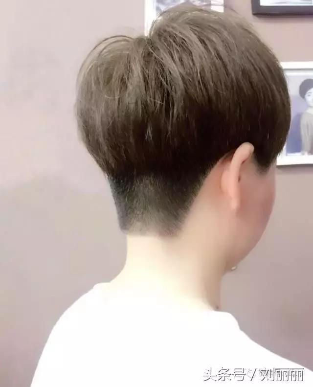 今年流行的发型中发,今年流行新式发型