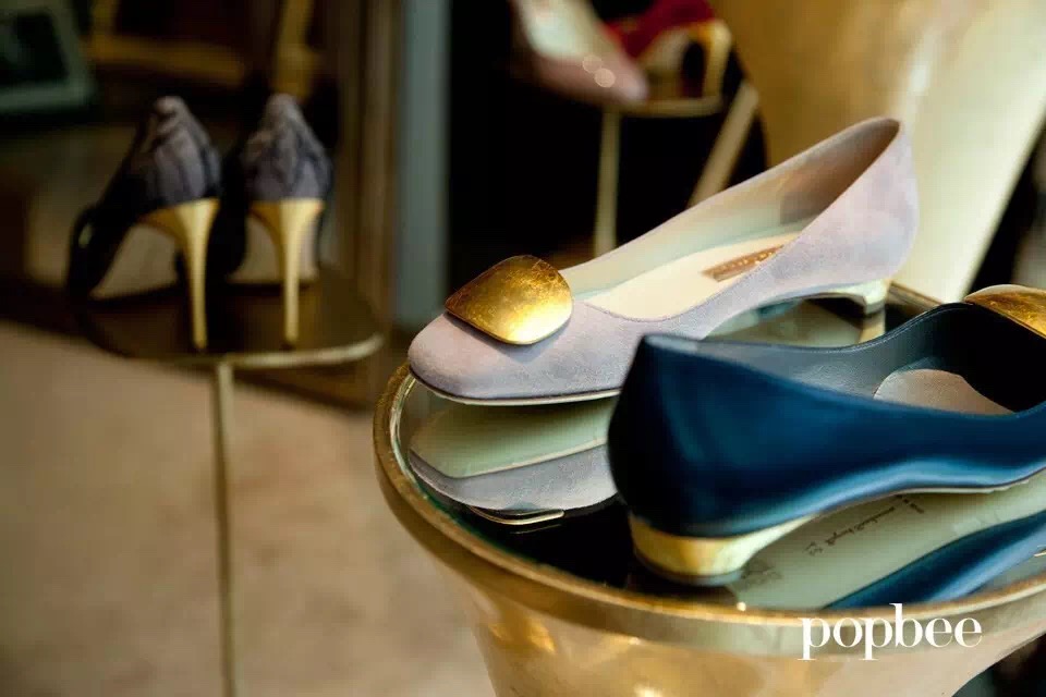 镶金边的高跟鞋！凯特妃最爱，老佛爷钦点，女星们集体买买买！