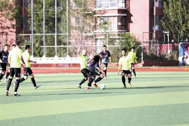 蒙超赛场：通辽蓝奧9比1大胜满洲里雪狼