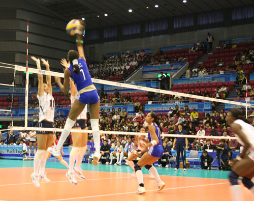 女排生孩子的球员,生了个孩子还能打排球的女排队员