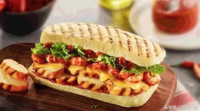 草木绿、工业风、无纸化点餐、小龙虾配朝日啤酒怎么潮怎么上