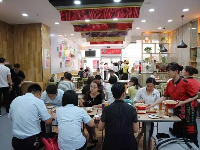 为了一碗面跑几百里,为了一碗面跑很远的人