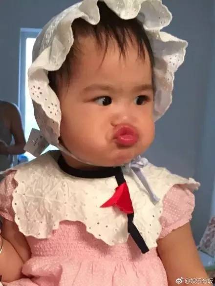 比起只用30块唇膏直播的伊能静,化妆我只服包文婧!