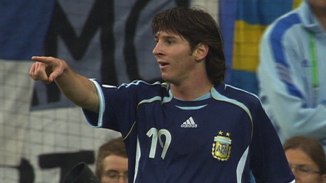 足球球星苏神,足球十大神锋梅西