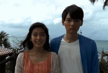 花式耍足球女孩,怎么玩花式足球