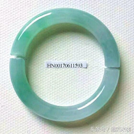 打碎30万手镯女主角失联，这是要准备偷渡跑路？