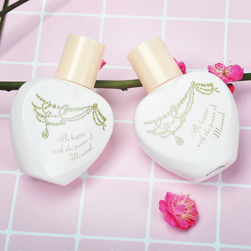 夏季防汗不脱妆粉底推荐,好用又保湿的大牌粉底