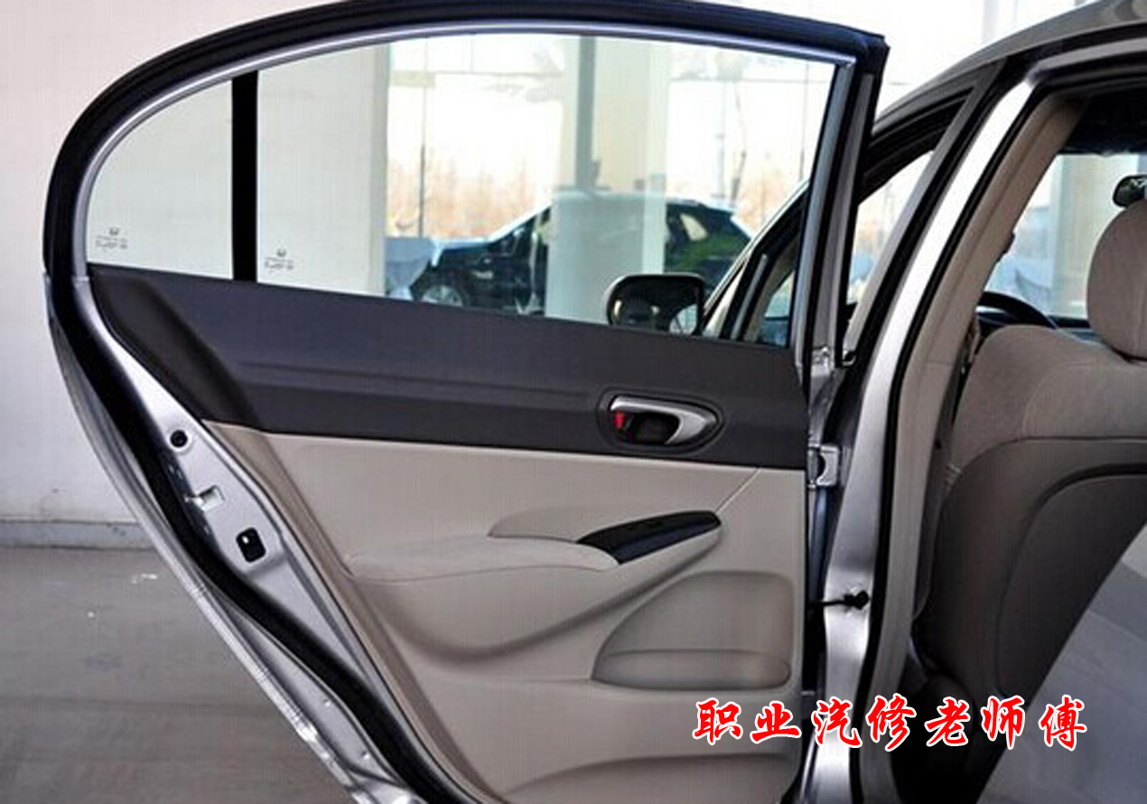 本田思域怠速排气管噗噗噗的响,本田思域启动出现滋声