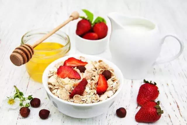 你的肉多半是吃出来的，想变瘦得这么吃