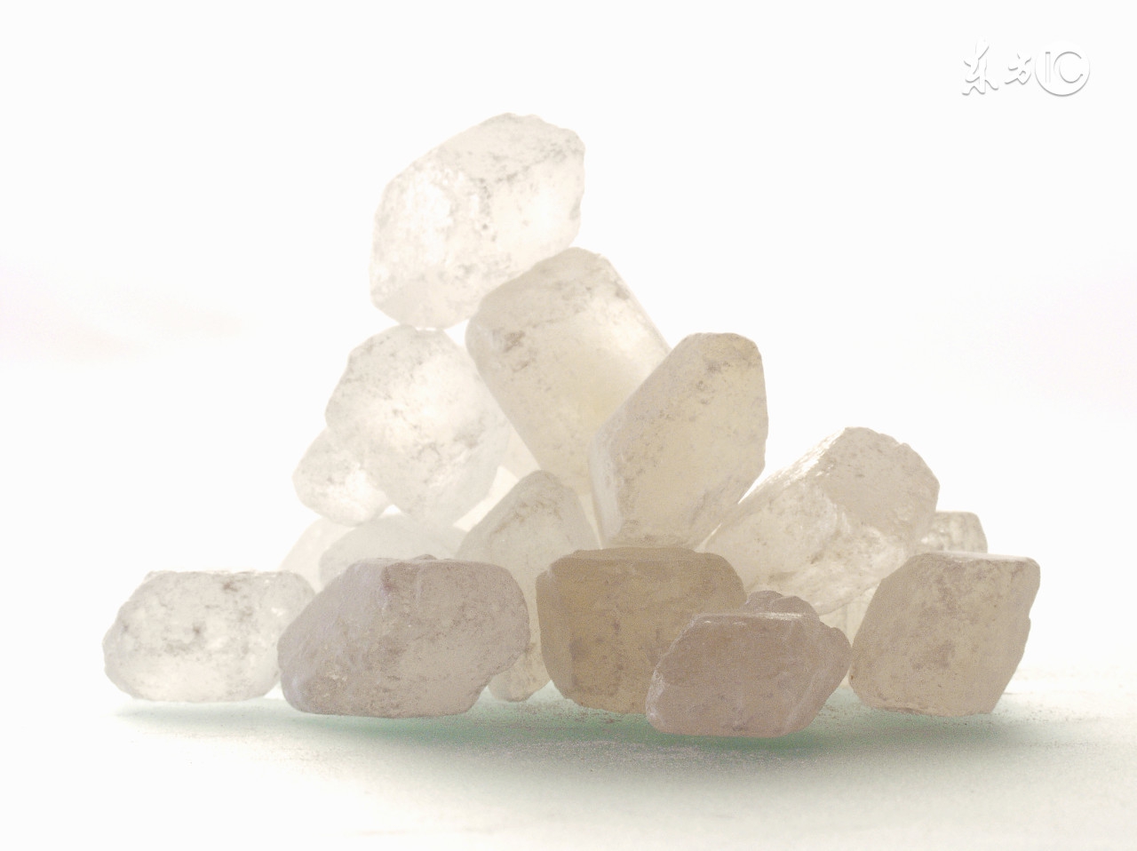 长痘痘粉刺需要注意什么,长粉刺痘痘需要忌口哪些