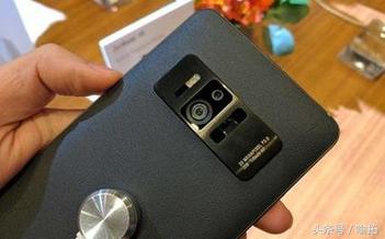 5.7寸+VR/AR双功能+8GB台湾正式开售！价格竟比三星S8还高？厉害了