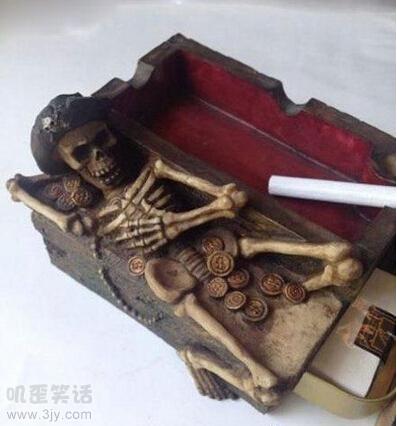 大家都成年人了有什么事不能做,大家都是成年人了有些事没必要说