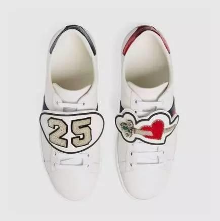 杨幂的最近穿的运动鞋,杨幂穿的薄荷绿运动鞋