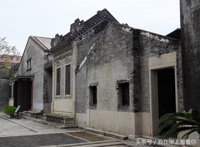 百万第一人，商界小王子---珠海梅溪牌坊