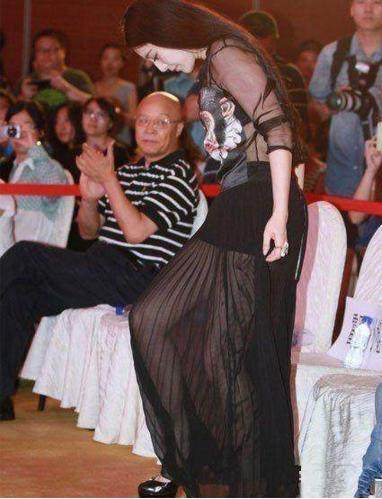 范冰冰黑裙图片欣赏,范冰冰丸子头露肩黑裙