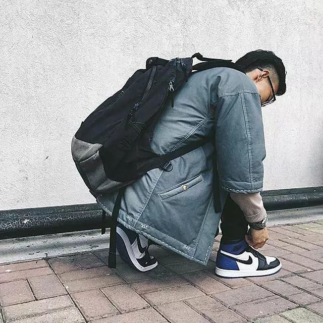 一把伞卖10万天价,一把伞卖七十万块