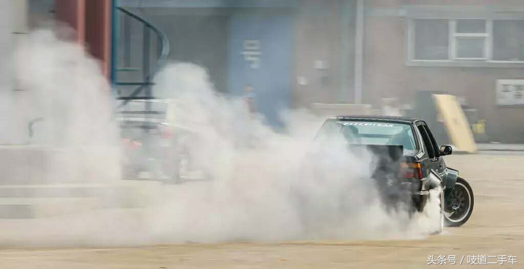 爆改五菱不算啥，氮气加速的捷达来虐他