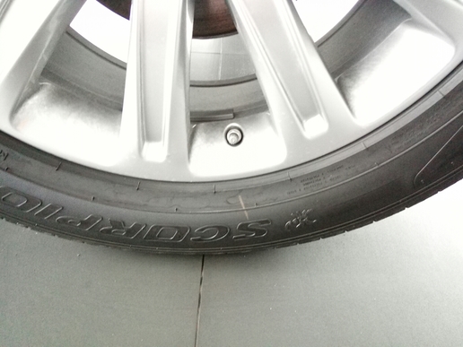 轿跑SUV奔驰GLE320coupe提车感受，外观很帅很装逼，配置却很低！