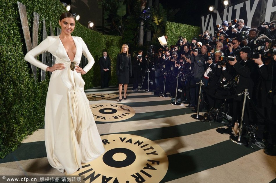 脱下球衣穿上平常的衣服,脱下球衣穿西装