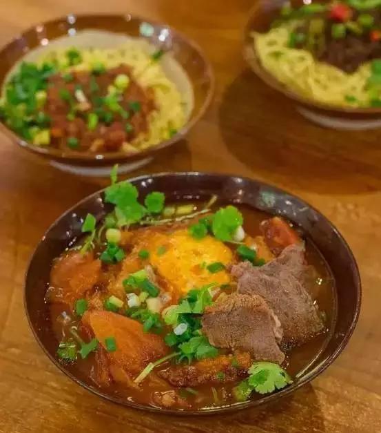 带朋友吃饭去哪里吃最好,出去吃什么面条好吃