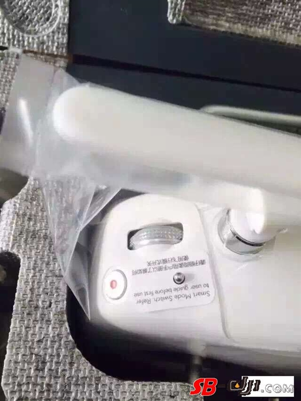 8999元!大疆精灵4开箱:精致高颜