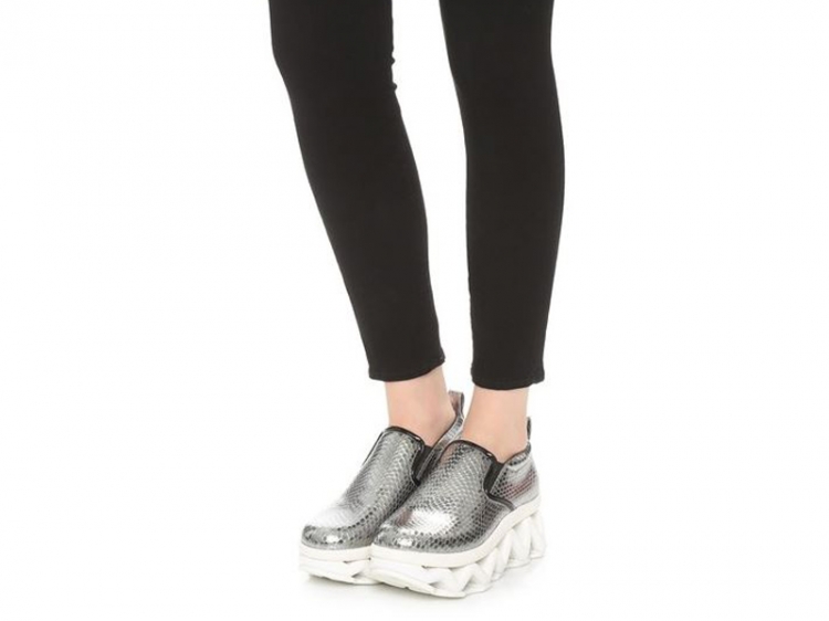 开春败物该买啥?陈妍希、刘诗诗、李小冉独家爆料自己的第一件早春单品!