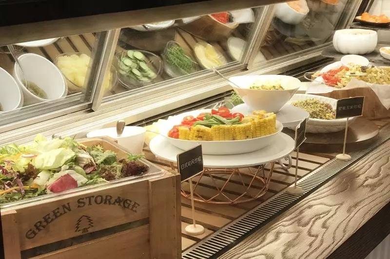 全国首家！能喝啤酒的绿色KFC你101%没吃过！热压帕尼尼、北美甜薯条……KPRO餐厅，要被挤爆啦！