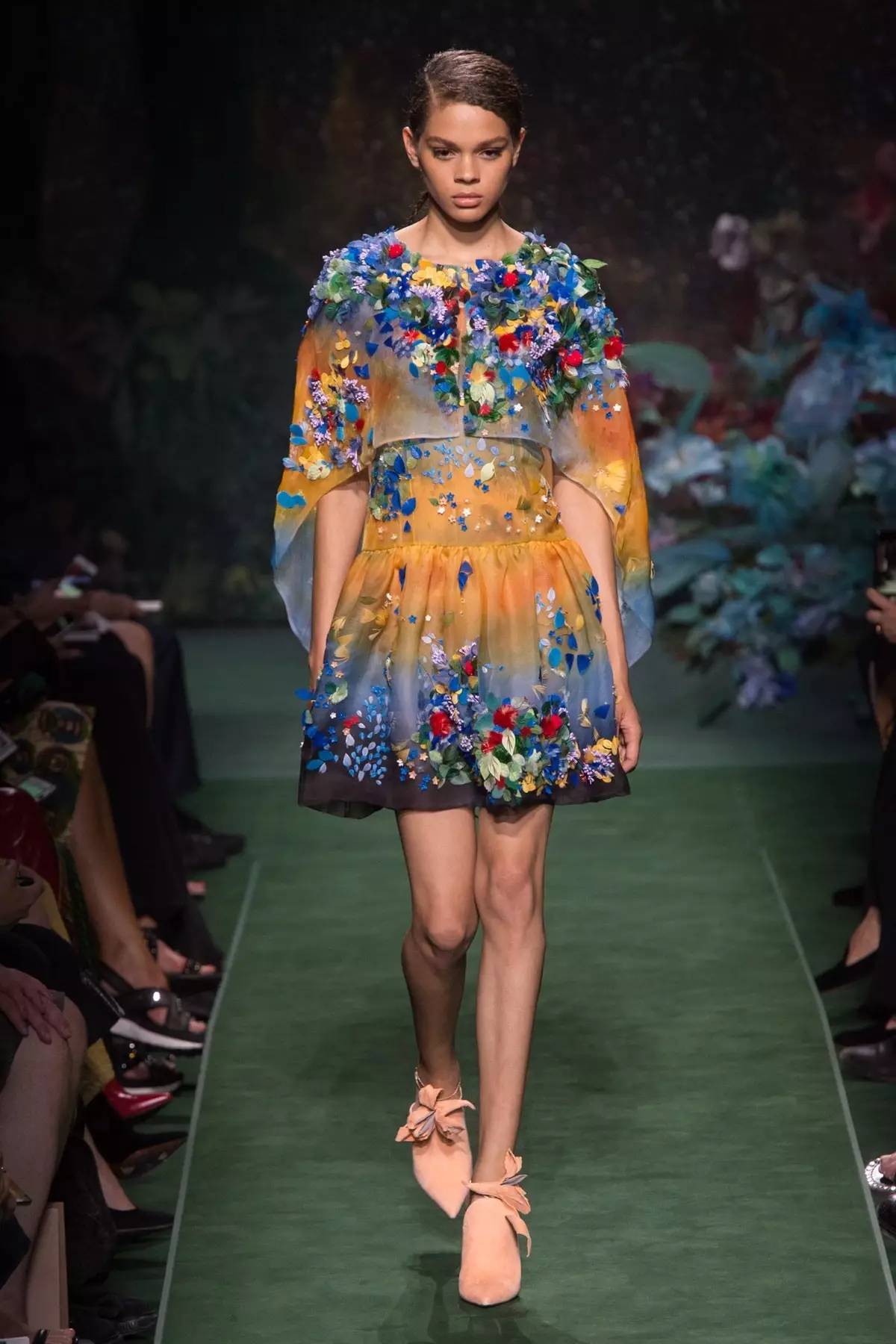 高定时装周,高定时装周童模秀