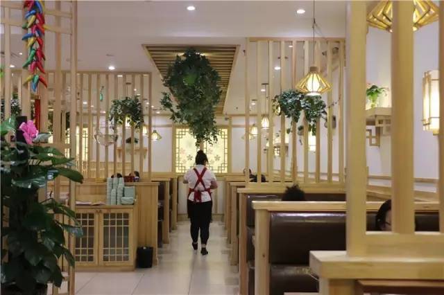 一碗不正经的肥牛饭,下班去哪吃