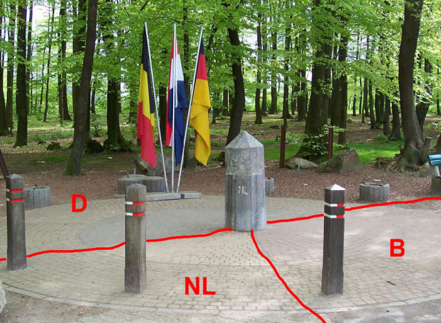 明明在同一间屋子里,我在美国,你却在加拿大?