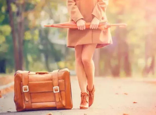 艾特扬州人，拜托！时尚的人都已经在雨天拗起造型了，你却还在躲雨