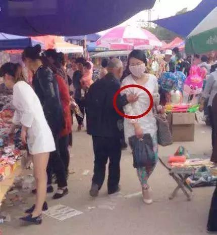 大爷，你这么率性洒脱，大妈知道吗？