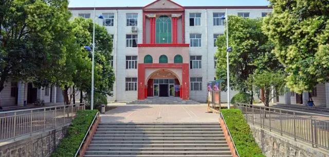 学长带你逛校园西安翻译学院,西安翻译学院学姐带你练口语