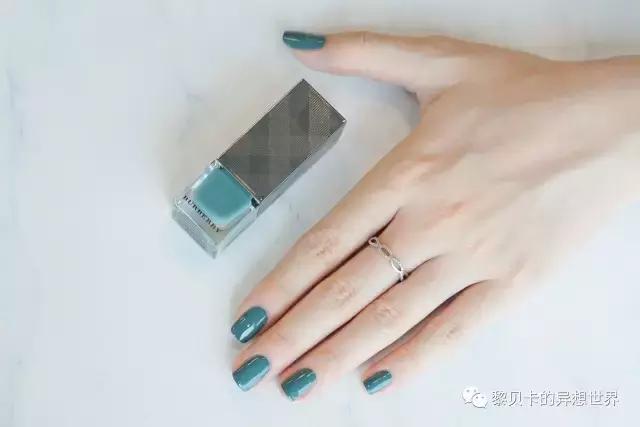 什么指甲油颜色显手白又好看,哪种纯色甲油显手白